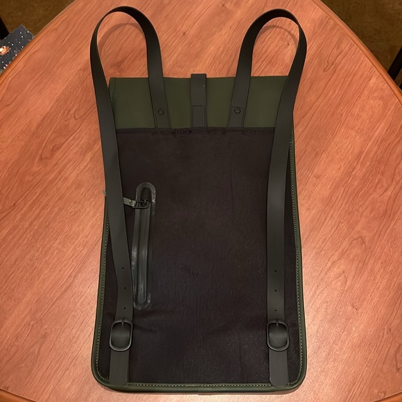 Rains Waterproof Mini Unisex Backback with Stap Sleeves - Picture 4 of 12